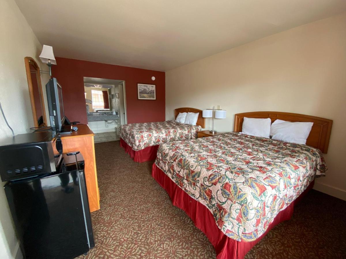 Travel Inn Lackland Sea World Сан Антонио Екстериор снимка