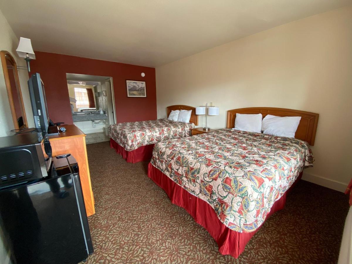 Travel Inn Lackland Sea World Сан Антонио Екстериор снимка