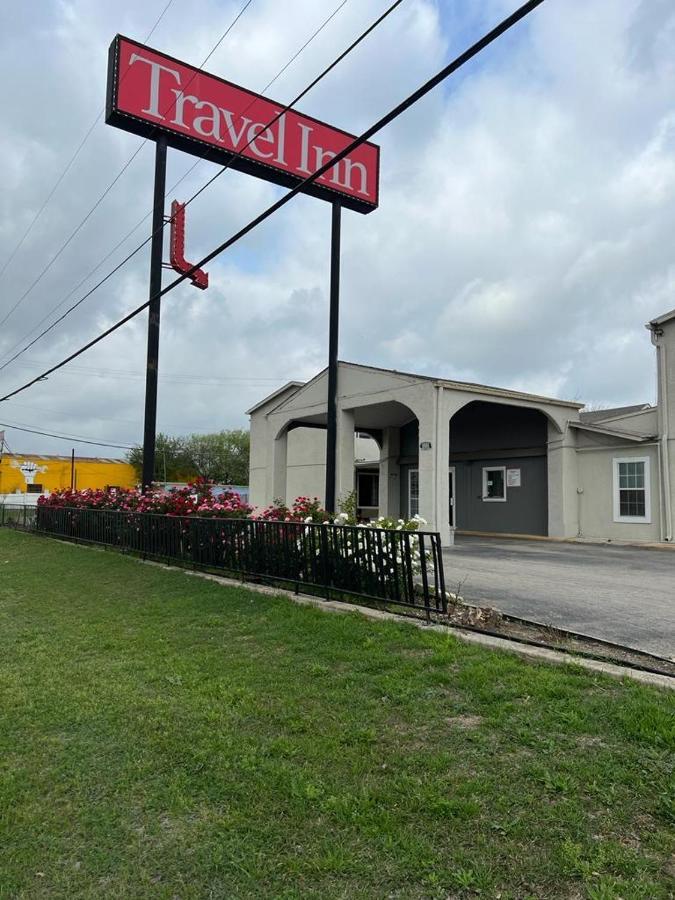 Travel Inn Lackland Sea World Сан Антонио Екстериор снимка